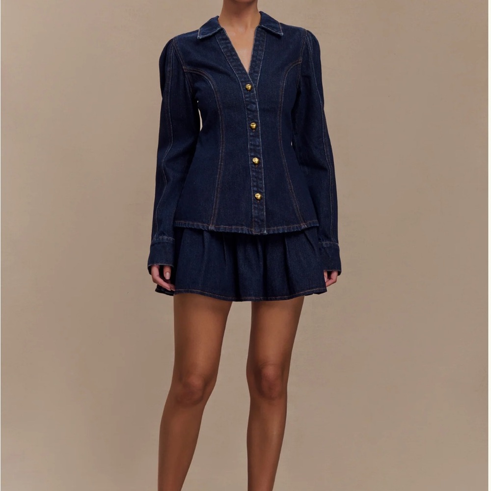 MESHKI HILARY DENIM TOP NWT DARK INDIGO